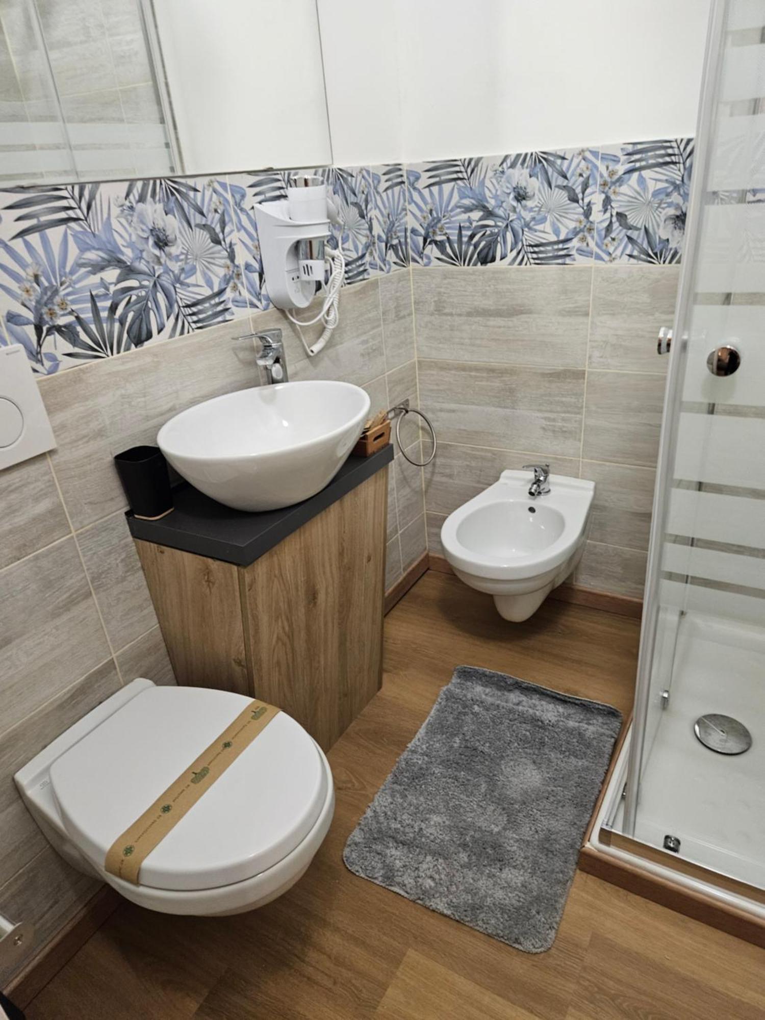 בוסטו ארסיציו Mxp Room Busto מראה חיצוני תמונה