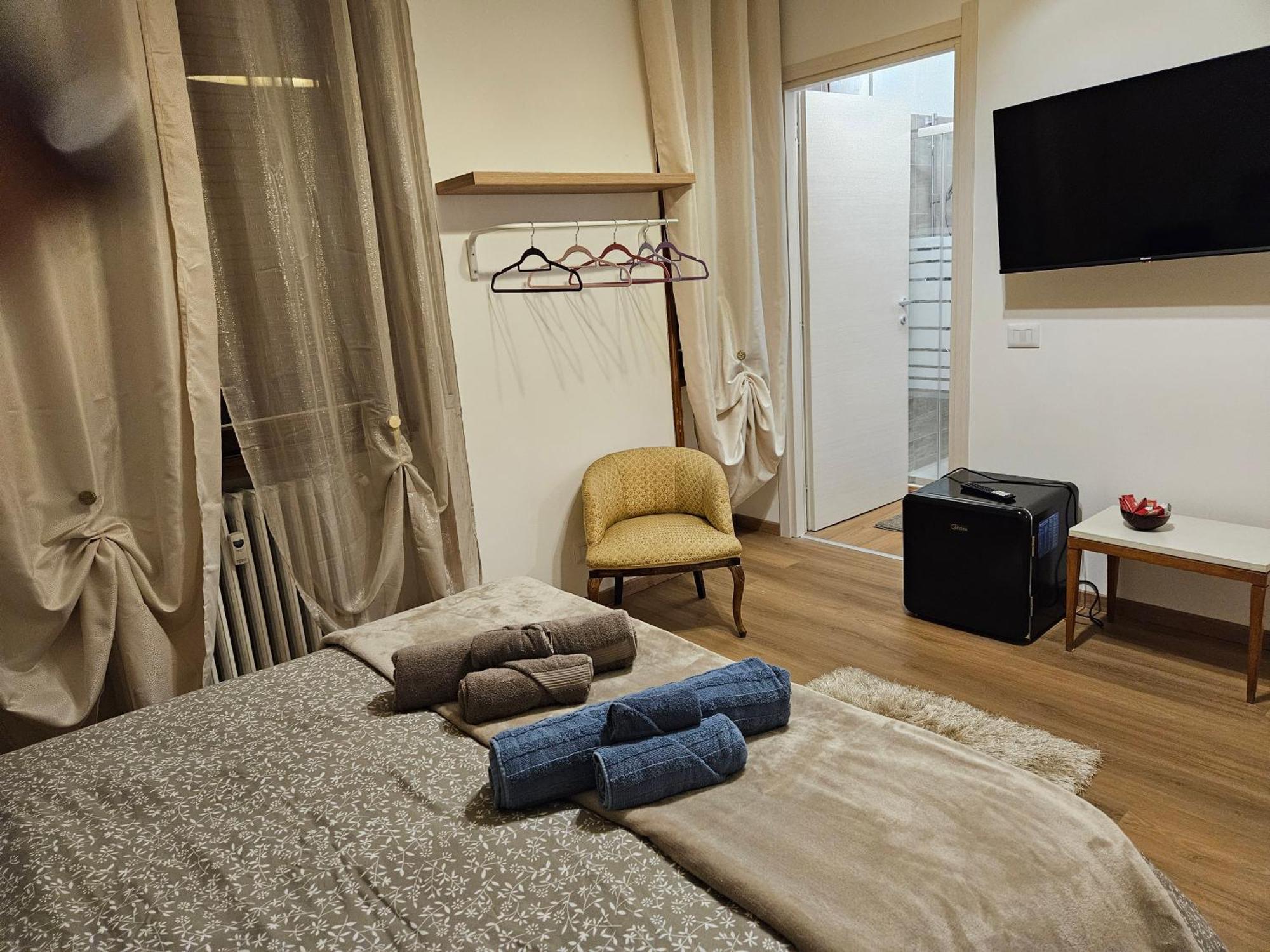 בוסטו ארסיציו Mxp Room Busto מראה חיצוני תמונה